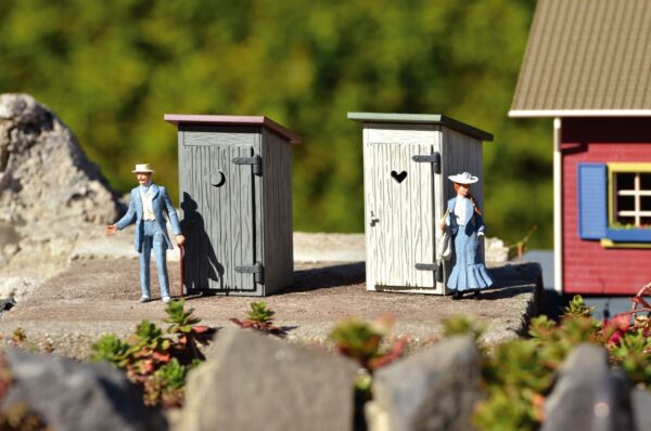 FM 2 Toilettenhäuschen