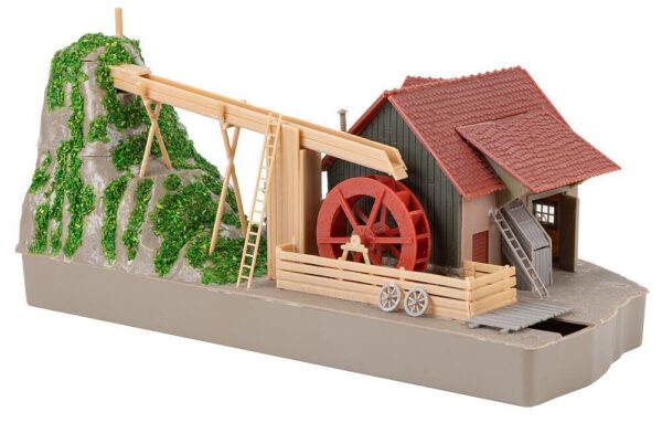 Wassermühle mit Pumpe