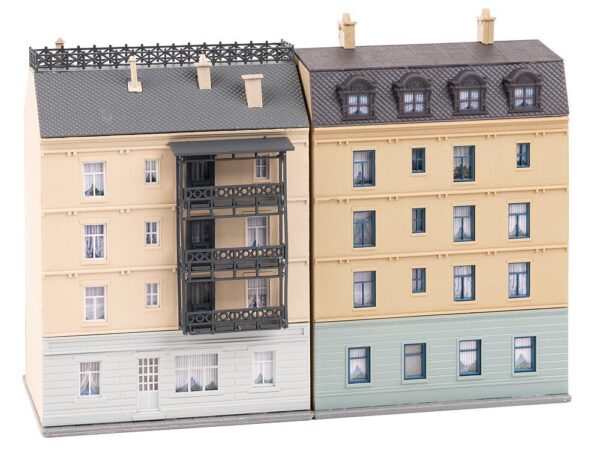 Stadthäuser mit Elektrofachgeschäft