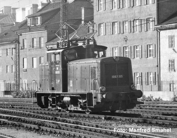 ÖBB E-Lok Rh 1067  grün  Ep. III  DC