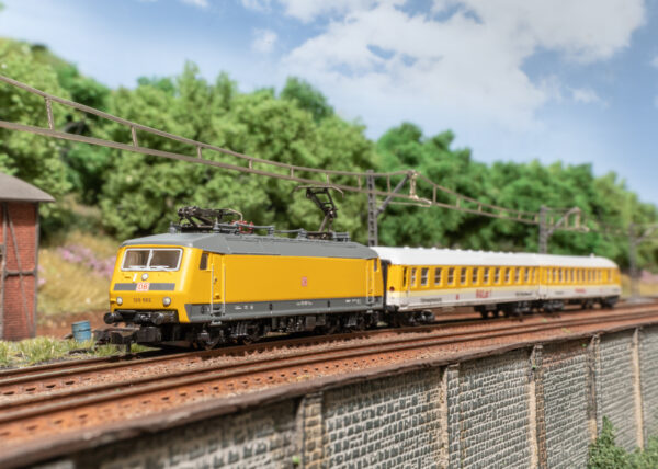 Zugpackung DB Netz mit Elektrolok BR 120